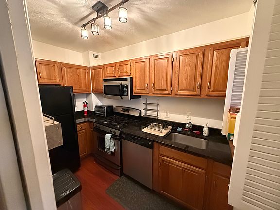 5th image of 4242 E West Hwy #610