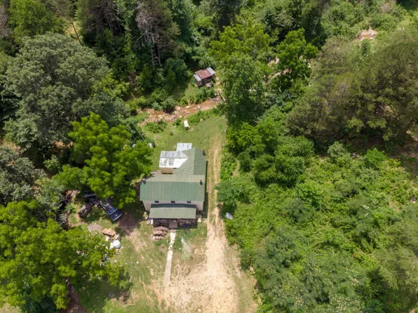 1755 Foster Rd, Thaxton, VA 24174