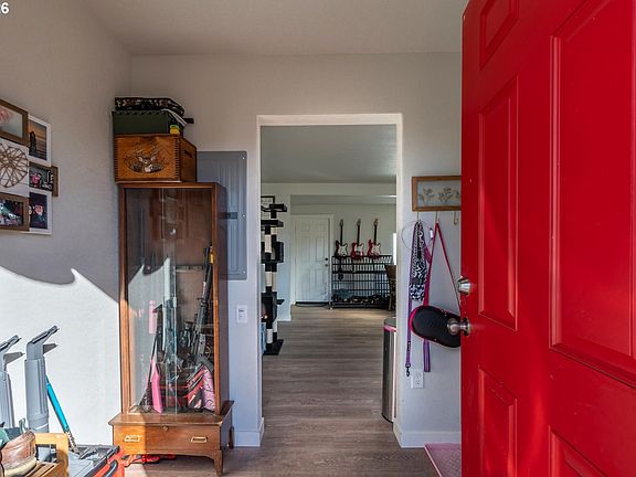 3rd image of 130 S 7th St