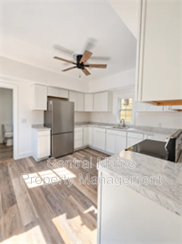 2 bed, 1.0 bath, $1,650 — Photo 2
