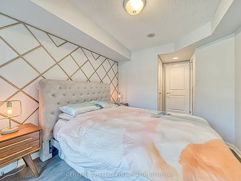 400 Adelaide St E #510 — Photo 13