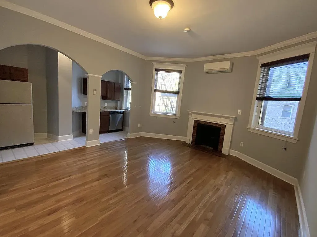 Studio, 445 sqft, $1,900 — Photo 2
