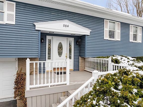 4th image of 584 Stoneleigh Rd