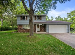 21120 Sierra DRIVE, Brookfield, WI 53045