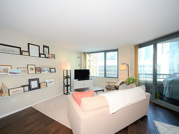 4th image of 440 N McClurg Ct APT 605