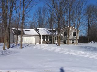 6033 Weaver Rd, Conneaut, OH 44030