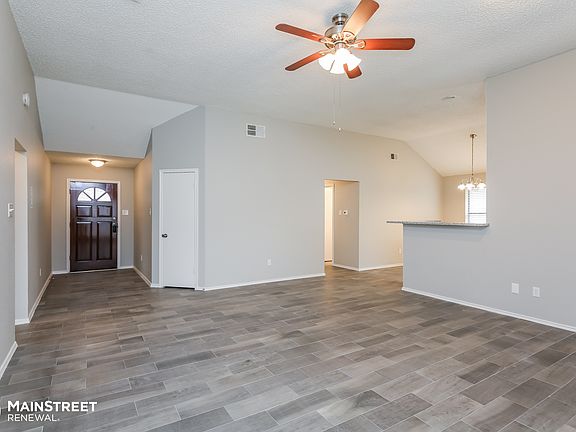 3rd image of 3401 Creekwood Ln