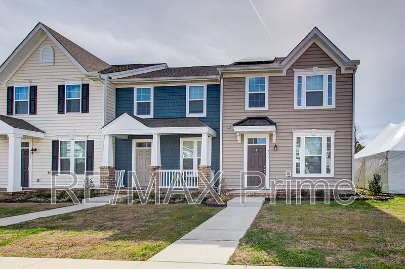 3 bed, 2.5 bath, 1280 sqft, $2,250 — Photo 1