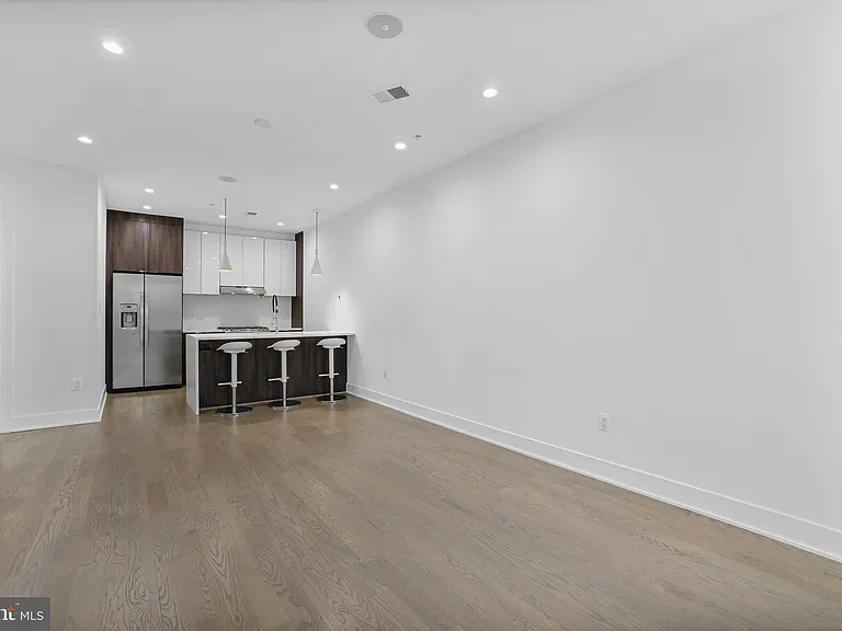 1220 Potomac Ave SE #3 — Photo 4