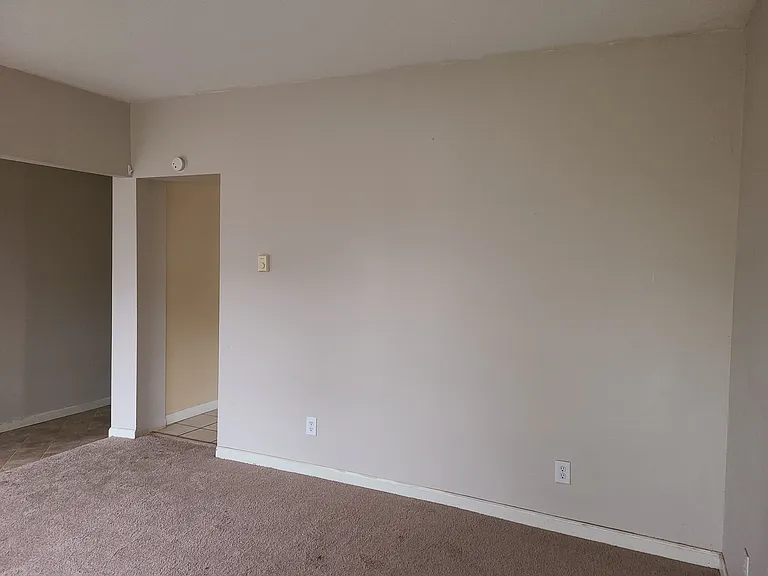 105 McClure St — Photo 37