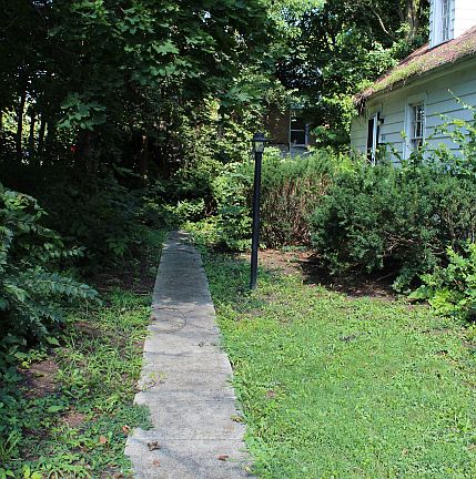 3rd image of 6110 N Main St