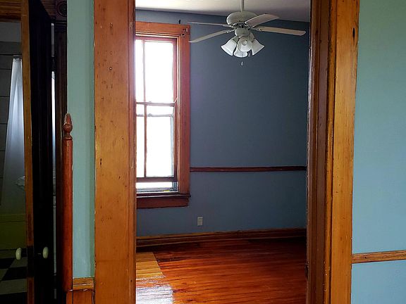 5th image of 1500 W 19th St #205
