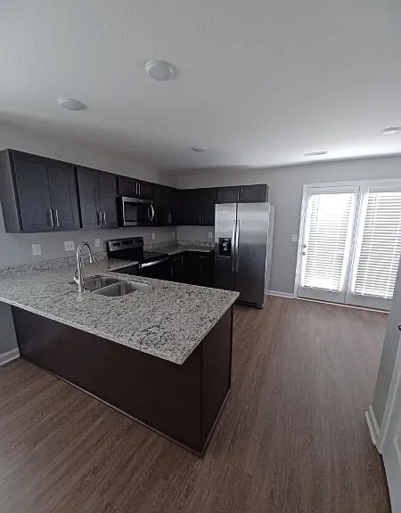 218 Woodland Valley Ln — Photo 5