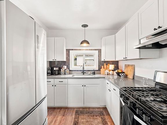 4th image of 2164 S 40th St