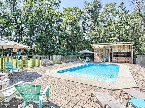 5th image of 538 Woodland Ln