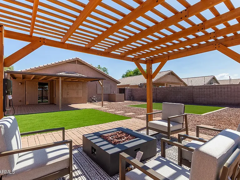 15864 W Anasazi St — Photo 31