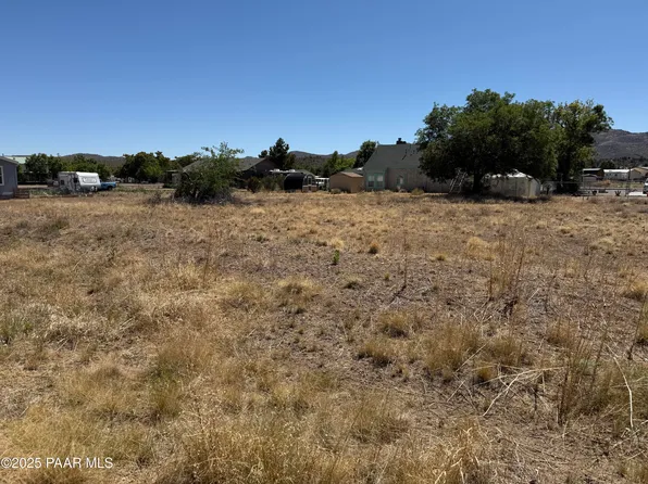 18432 S Country Club Dr, Peeples Valley, AZ 86332
