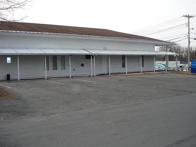 2nd image of 2469 Albany St