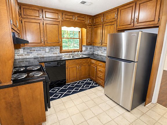 5th image of 3361 Brookhill Cir