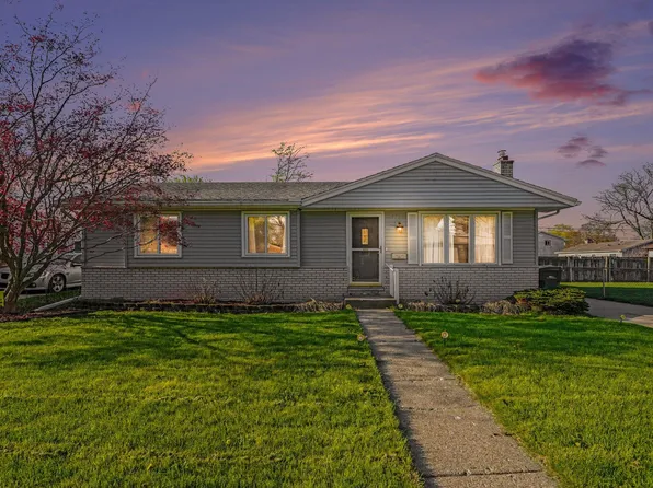 3527 Karen St, Lansing, MI 48911