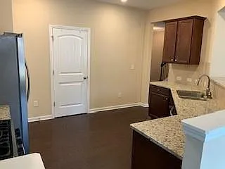 1335 Hampton Oaks Dr — Photo 6