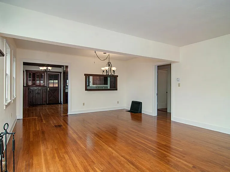 619 Catalina Blvd — Photo 17