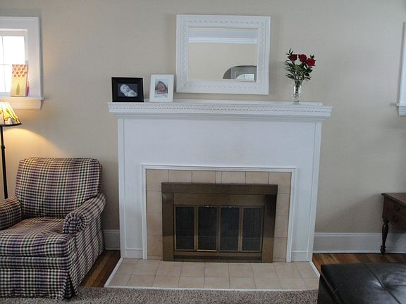 Gas Fireplace in LR