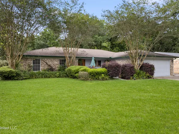 2500 Holiday Dr, Gautier, MS 39553