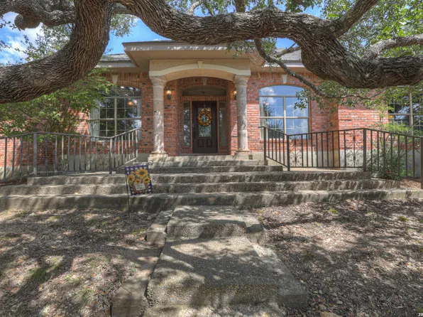 257 Berry Oaks Dr, Bulverde, TX 78163