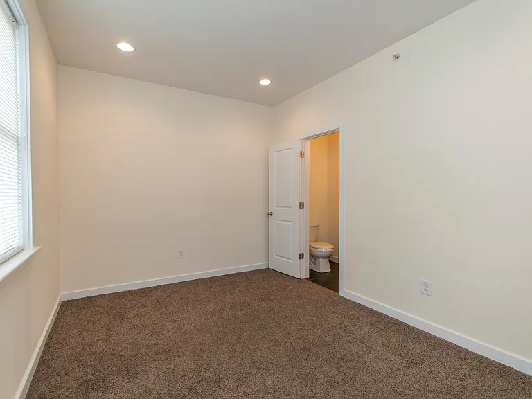 1612 N Sydenham St — Photo 13
