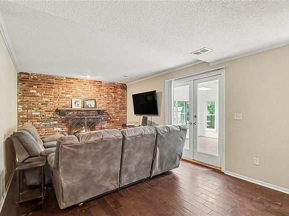 5th image of 5620 Perry Ave