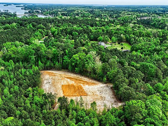 2nd image of 660 Ridge Rd