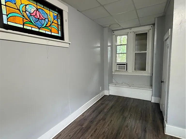 11 Maplewood Ave — Photo 8