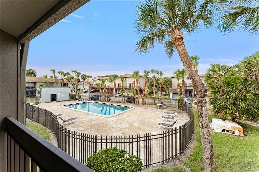 2 bed, 2.0 bath, 1068 sqft, $1,450 — Photo 2