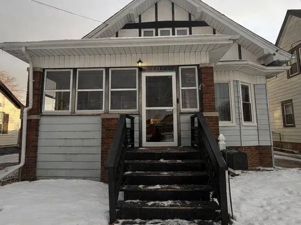2215 W High STREET, Racine, WI 53404