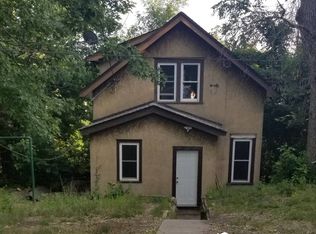 1031 4th St E, Saint Paul, MN 55106