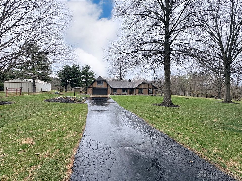 2nd image of 731 E Lower Springboro Rd