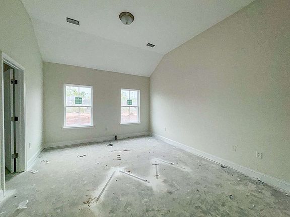 4th image of 37 Saint Johns Ct