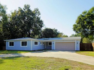 33 Palmetto Dr, Mary Esther, FL 32569