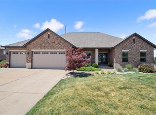 1509 Shadow Rdg, Columbia, IL 62236