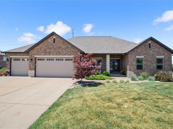 1509 Shadow Rdg, Columbia, IL 62236