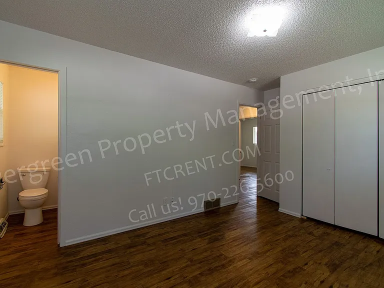 2439 Clearview Ave — Photo 12