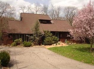 370 N Branch Rd, Oakdale, PA 15071