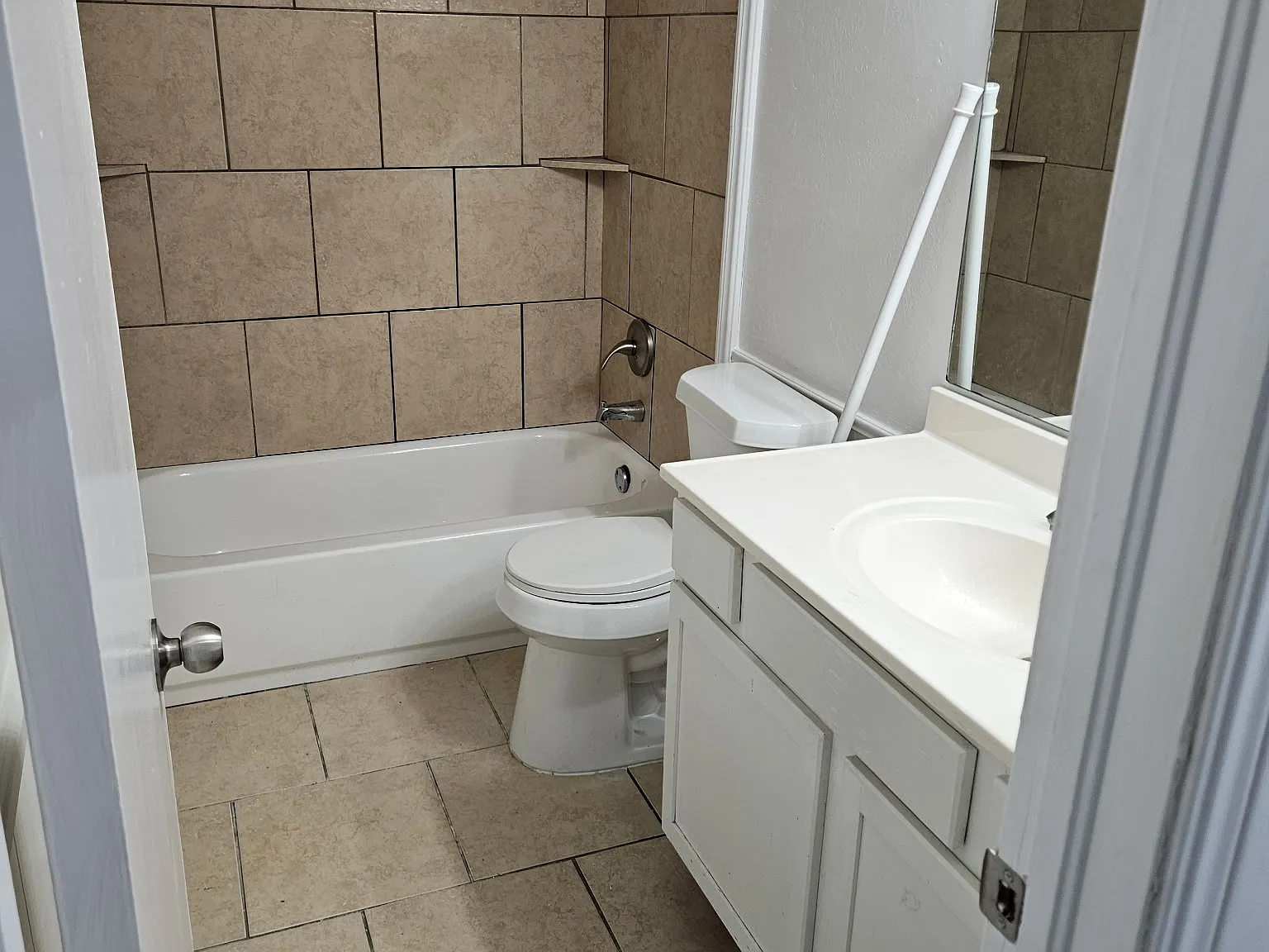 2 bed, 834 sqft, $950 — Photo 4