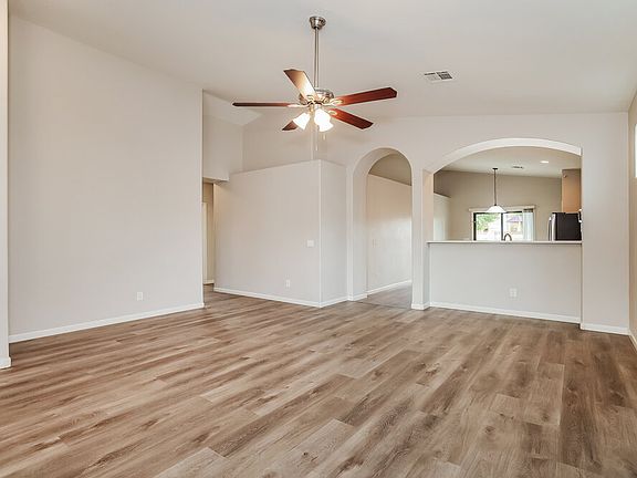 4th image of 2547 W Lynne Ave