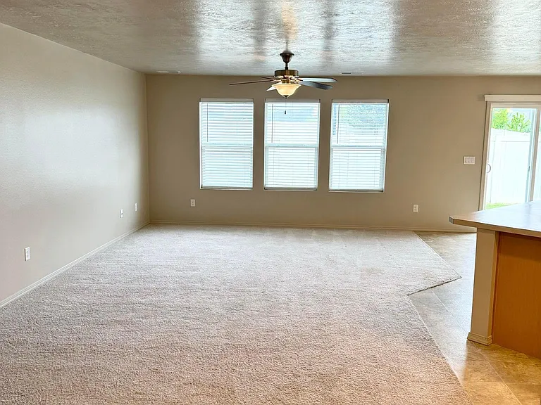 4708 N Alester Ave — Photo 7