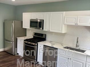 1 Grant Ave UNIT 2R, Lincoln, RI 02865