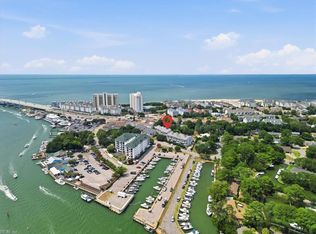 3200 Lynnhaven Dr APT 203, Virginia Beach, VA 23451