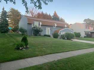 4305 Amherst Rd, Erie, PA 16506