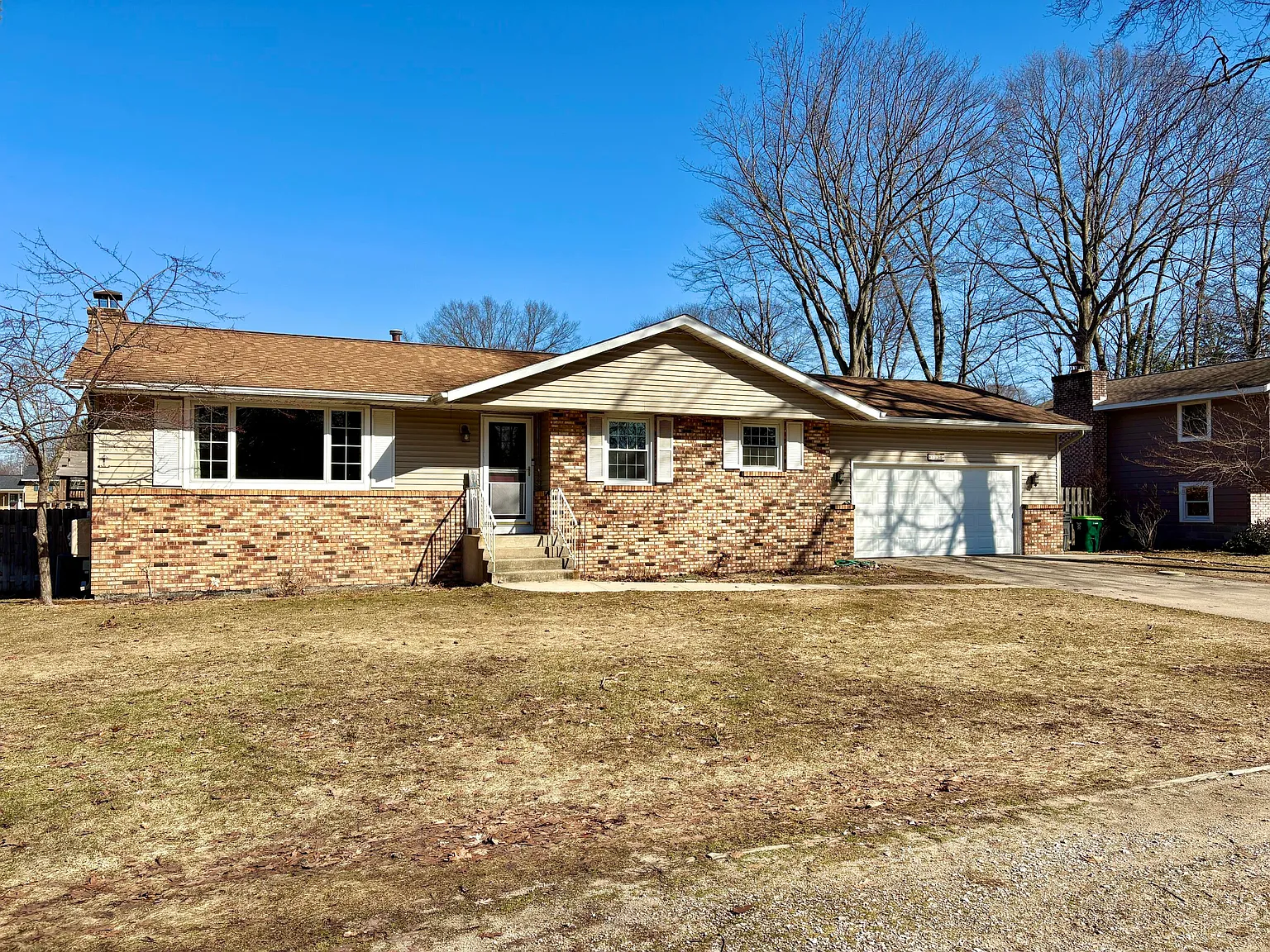 1324 Crandall Ave photo 1